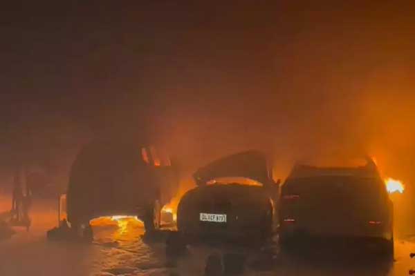 Fire Accident: राजेंद्रनगर में कार शेड में भीषण आग, महंगी-महंगी कारें जलकर राख