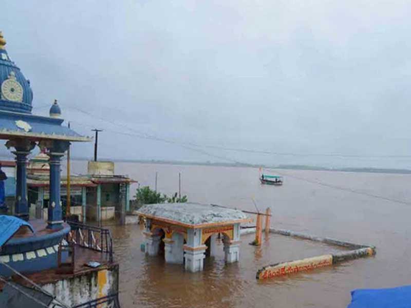 भद्राचलम के पास गोदावरी नदी का उग्र रूप, 66 फीट केवल तीन बार, जानिए अब तक के बहाव