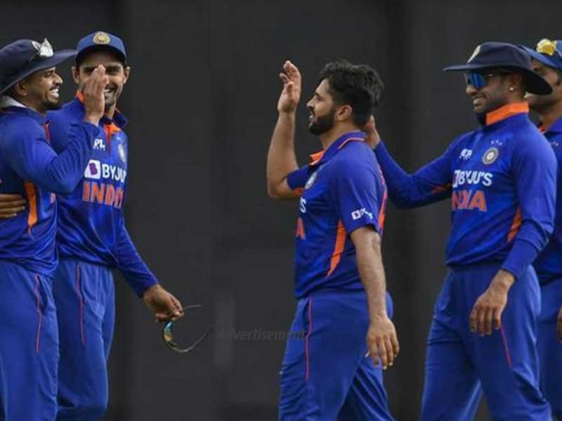 रोमांचक मैच में भारत ने वेस्ट इंडीज को 3 रनों से हराया, खेल के हीरो रहे सिराज और मैन ऑफ द मैच बने शिखर धवन