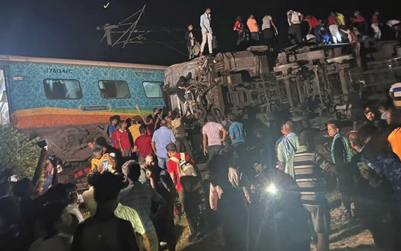 Train Accident: ओडिशा में दर्दनाक रेल हादसा, 50 यात्रियों की मौत और…