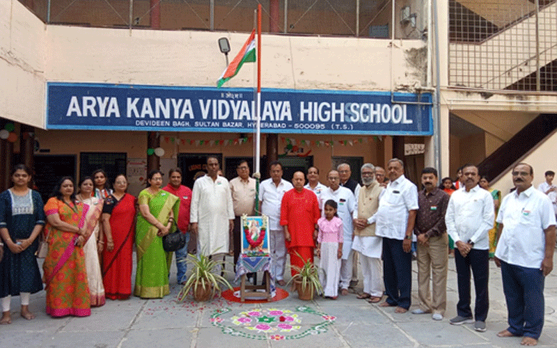 आर्य कन्या विद्यालय ने भव्य रूप में मनाया गणतंत्र दिवस, महेन्द्र कुमार गुप्ता ने किया ध्वाजारोहण