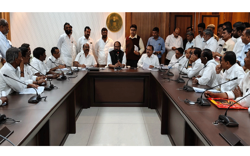 Congress Govt Came Closer To People During The Month-Long Rule: Uttam Kumar Reddy