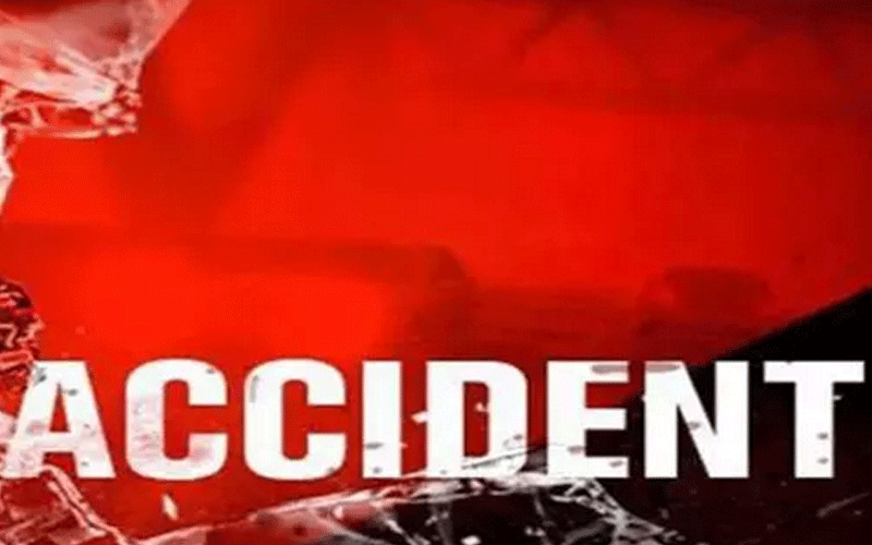 Road Accident : तेज रफ्तार बस ने ट्रैक्टर को मारी टक्कर, चार लोगों की मौत