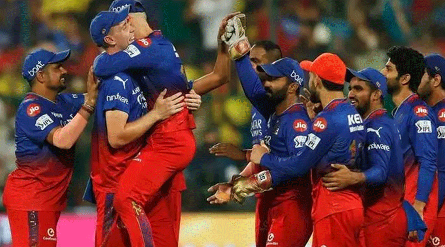 आईपीएल-17 : चेन्नई पराजित, धोनी की आंखें नम, प्लेऑफ में बेंगलुरु