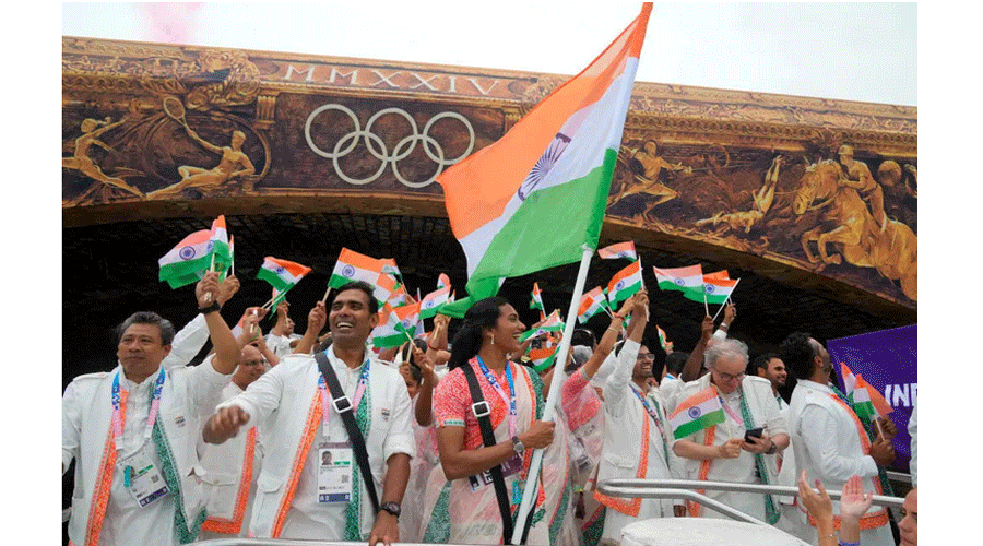Paris Olympics 2024: पूरी दुनिया ने देखा रंगारंग कार्यक्रम, सिंधु-शरत ने की भारतीय दल अगुवाई, देशवासियों ने कहा- Best Of Luck