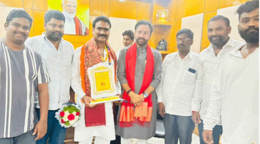 केंद्रीय मंत्री किशन रेड्डी ने पोथाराजू सोमा विजय मुदिराज को किया सम्मानित, यह है सम्मान ग्रहिता की उपलब्धियां