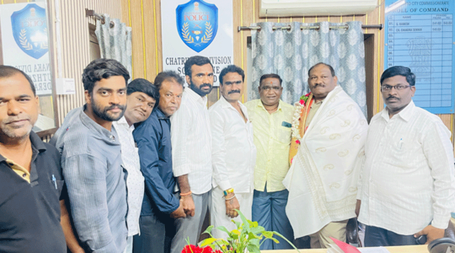 Citizens Felicitate Chhatrinaka ACP Chandrasekhar By The People Of Oldcity Hyderabad