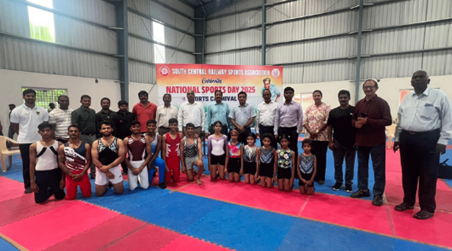 జాతీయ క్రీడా దినోత్సవం సందర్భంగా ఘనంగా జిమ్నాస్టిక్‌ ప్రదర్శన