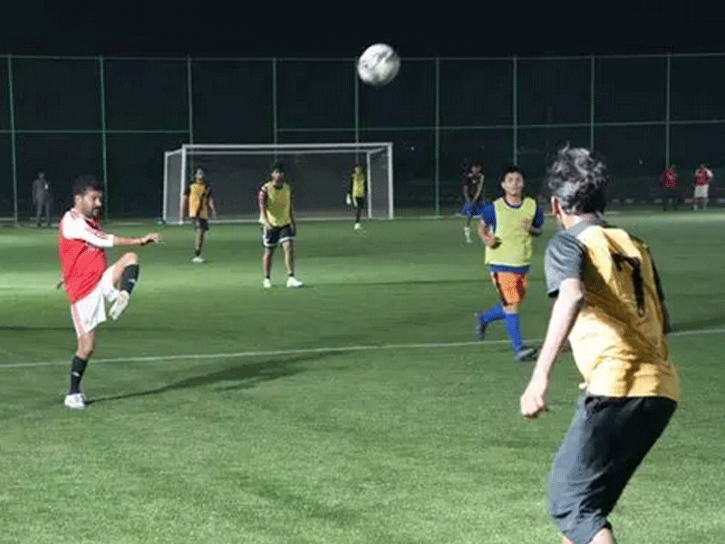 मुख्यमंत्री रेवंत रेड्डी की फुटबॉल प्रैक्टिस जोरों पर, महान फुटबॉलर मेसी के खिलाफ होगा मुकाबला