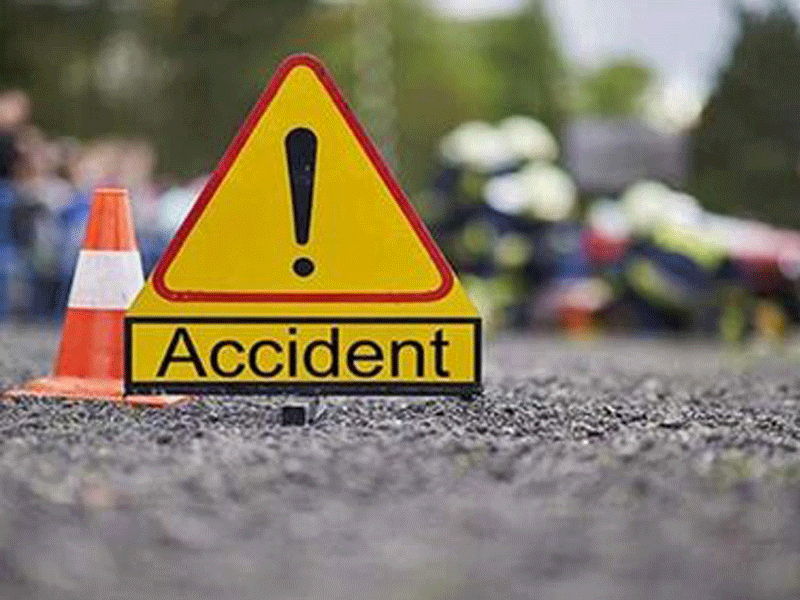 तेज रफ्तार कार का बिगड़ गया संतुलन, चार छात्रों की मौके पर ही मौत, परिवार और कॉलेज में पसरा मातम