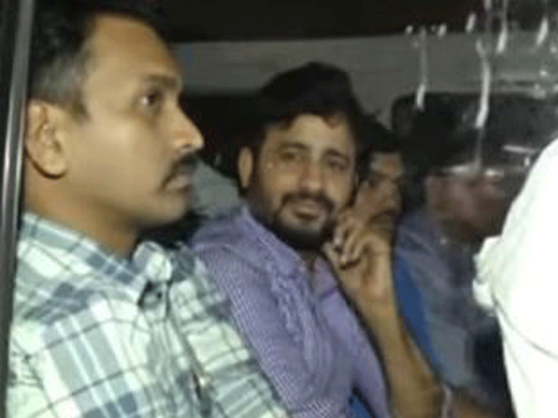 तेलुगु न्यूज़ चैनल एनटीवी के दो पत्रकारों को ज़मानत ఎన్‌టీవీ జర్నలిస్ట్‌లకు బెయిల్