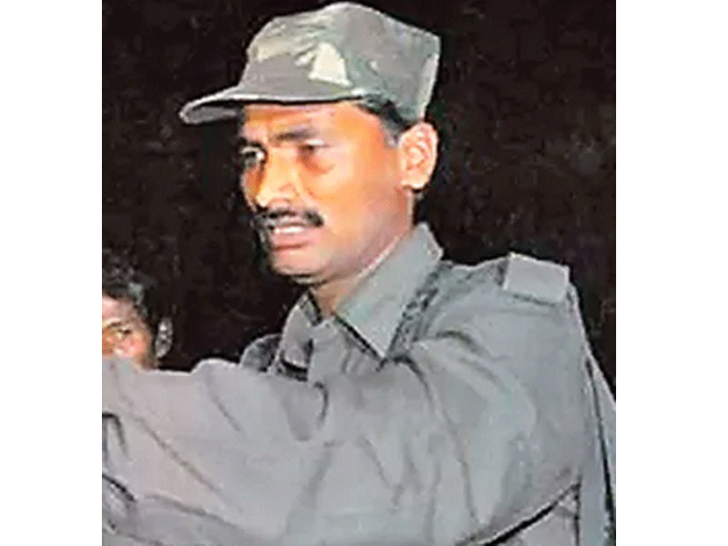 Big Breaking : माओवादी पार्टी को लगा बड़ा झटका, सचिव तिप्परी तिरुपति उर्फ देव जी और अन्य ने किया आत्मसमर्पण!