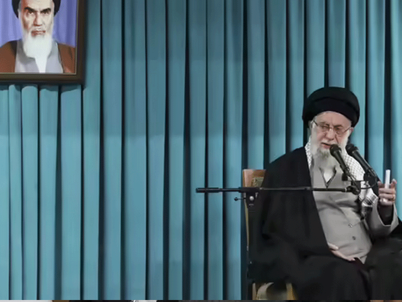 अमेरिका ने की ईरान के सुप्रीम लीडर अयातुल्ला अली खामेनेई की हत्या, बदला लेने की तैयारी में देश के लोग