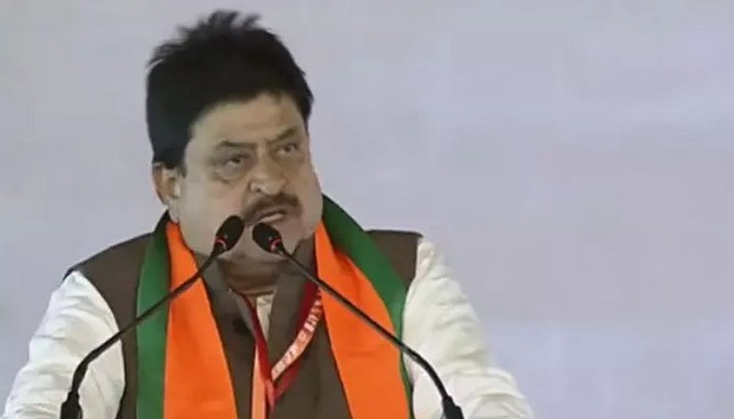 “పాస్‌పోర్ట్ పౌరసత్వ గుర్తింపునకు ఆధారం కాదు, చట్టాలపై ప్రజలను తప్పుదోవ పట్టించడం ఒవైసీ మానుకోవాలి”