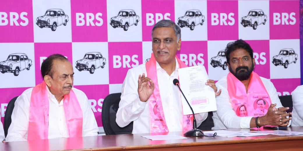 “కర్ణాటకలో మూడు రాష్ట్రాల ముఖ్యమంత్రులు చారిత్రక ఒప్పందం చేసుకున్నామని సీఎం రేవంత్ రెడ్డి సంబరాలు చేసుకోవడం పూర్తిగా హాస్యాస్పదం”