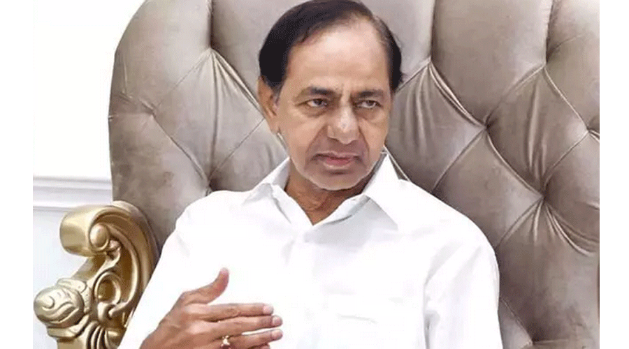 తెలంగాణ రాష్ట్ర ప్రజలకు స్వాతంత్ర్య దినోత్సవ శుభాకాంక్షలు తెలిపిన కేసీఆర్, దేశ సామాజిక న్యాయం, ఆర్థిక ప్రగతిని ప్రతి ఒక్కరూ పునశ్చరణ చేసుకోవాలని అన్నారు