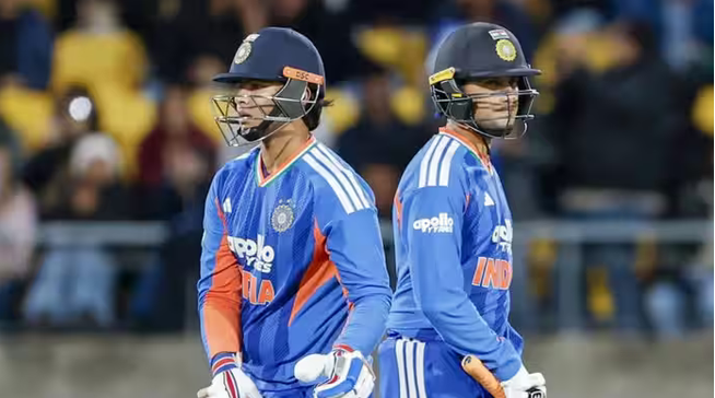 3nd T20 : भारतीय टीम की विध्वंसक बैटिंग, चारों ओर छक्कों और चौकों की बारिश, सीरीज पर कब्जा
